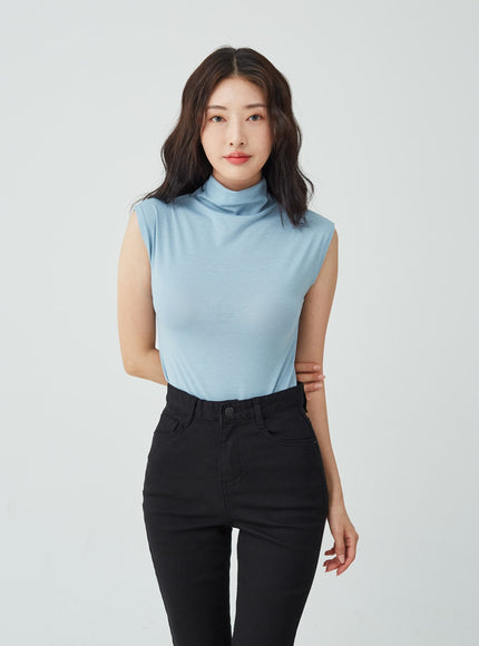 Half Neck Sleeveless T-Shirt IU26