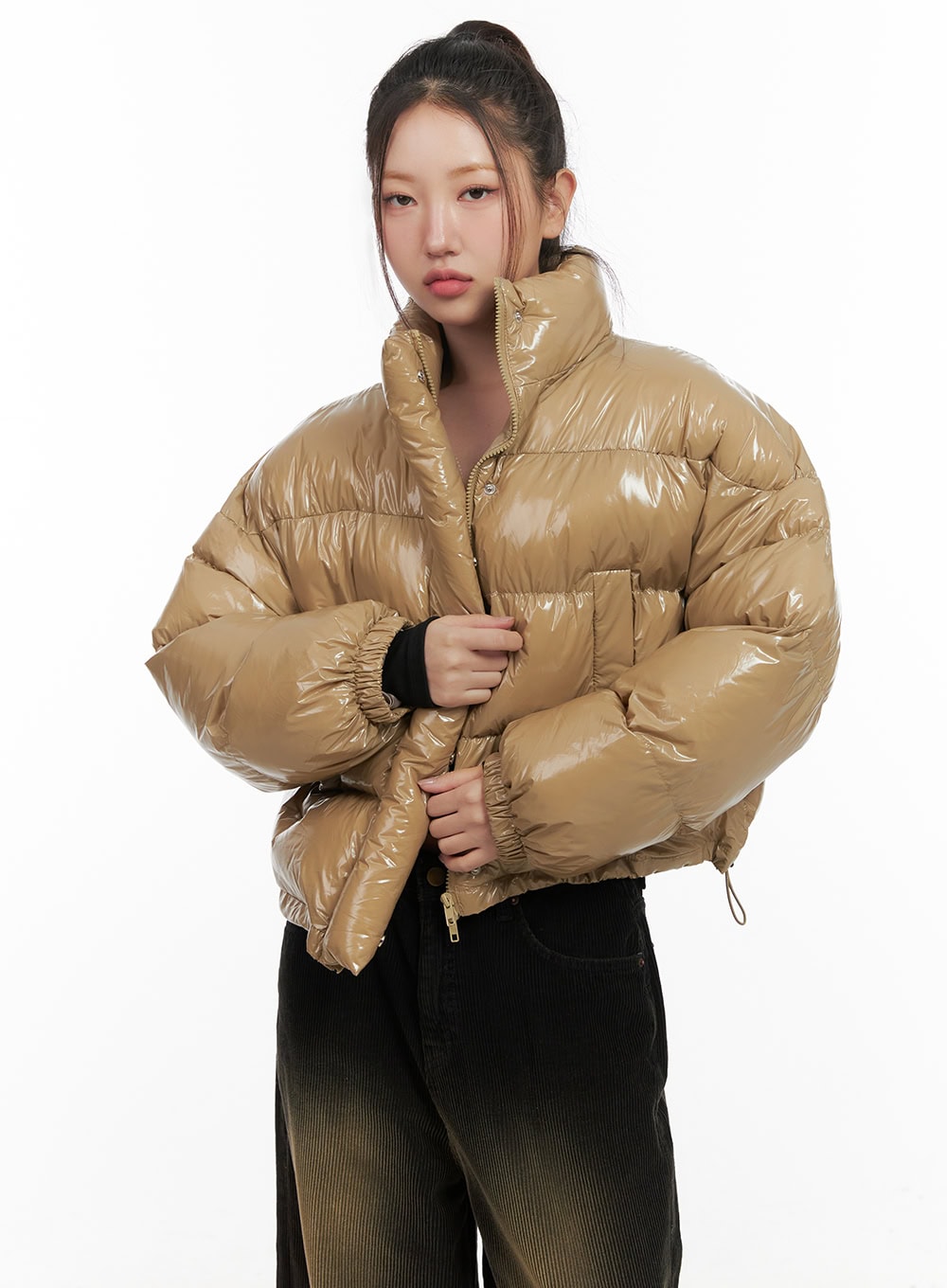 glossy-cropped-puffer-jacket-cd416 / Beige