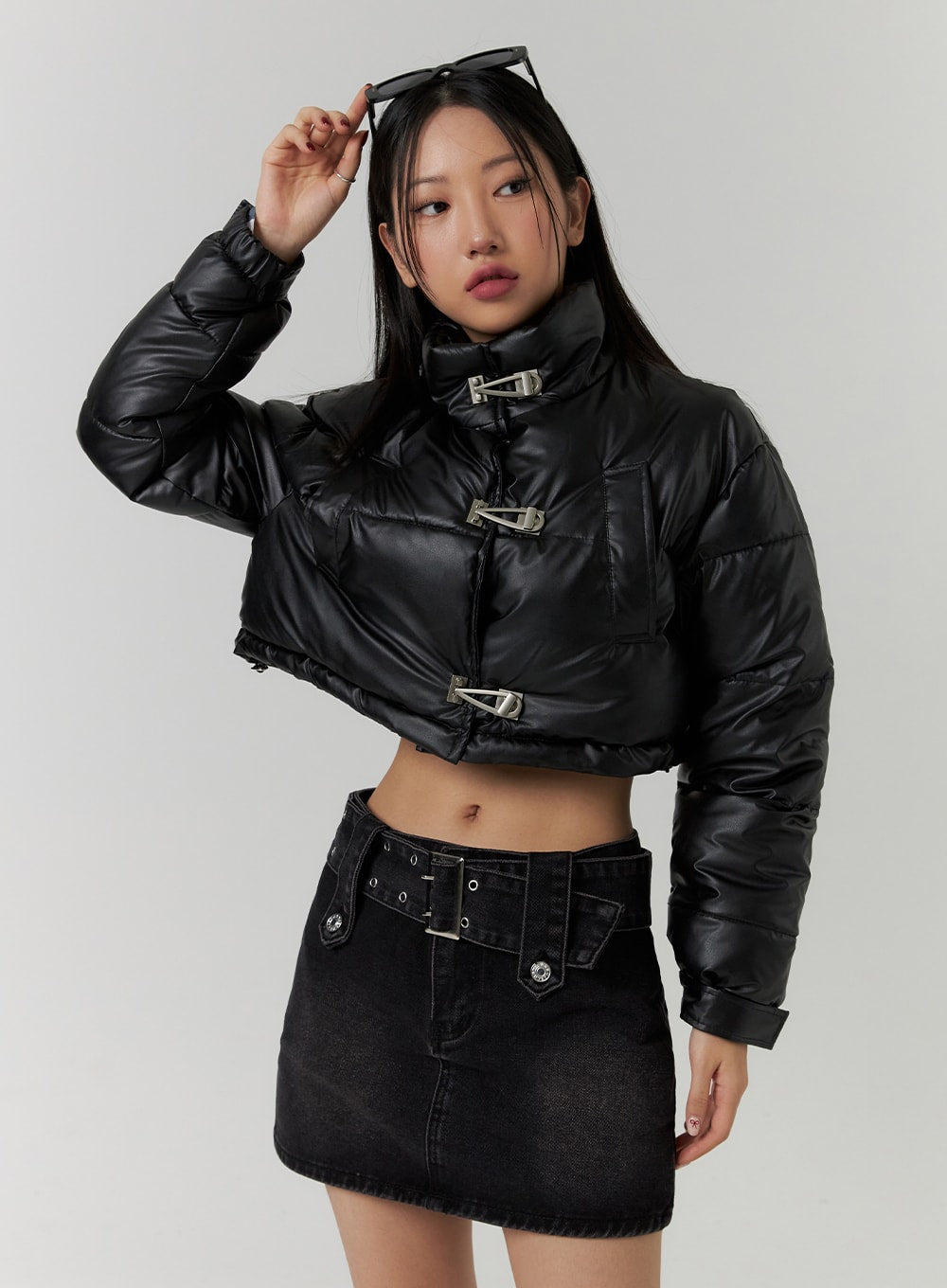 faux-leather-three-buckled-high-neck-puffer-jacket-cd315 / Black