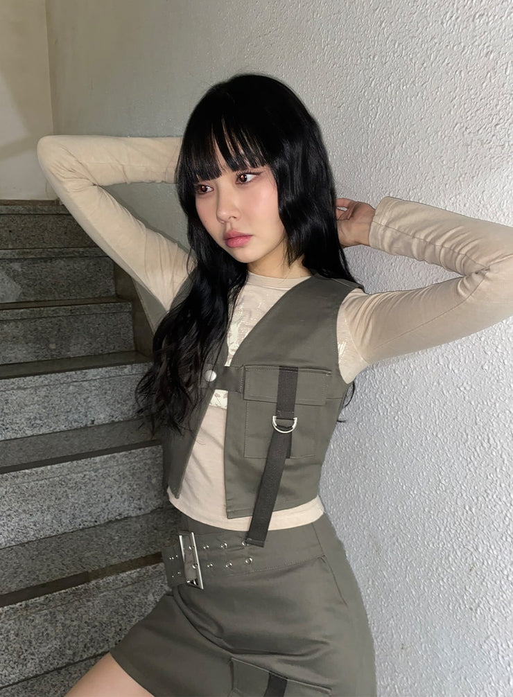 strap-pocketed-crop-vest-co327 / Dark green