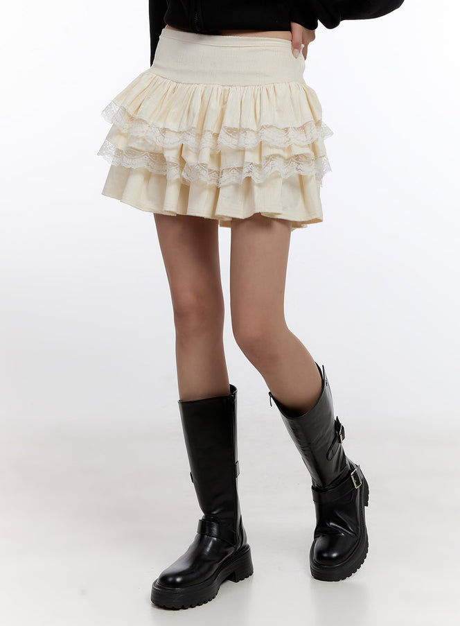 lace-trimmed-mini-skirt-cn421 / Light beige