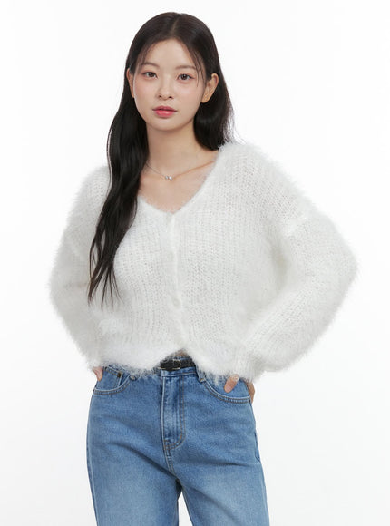 v-neck-boucle-knit-cardigan-os423 / White