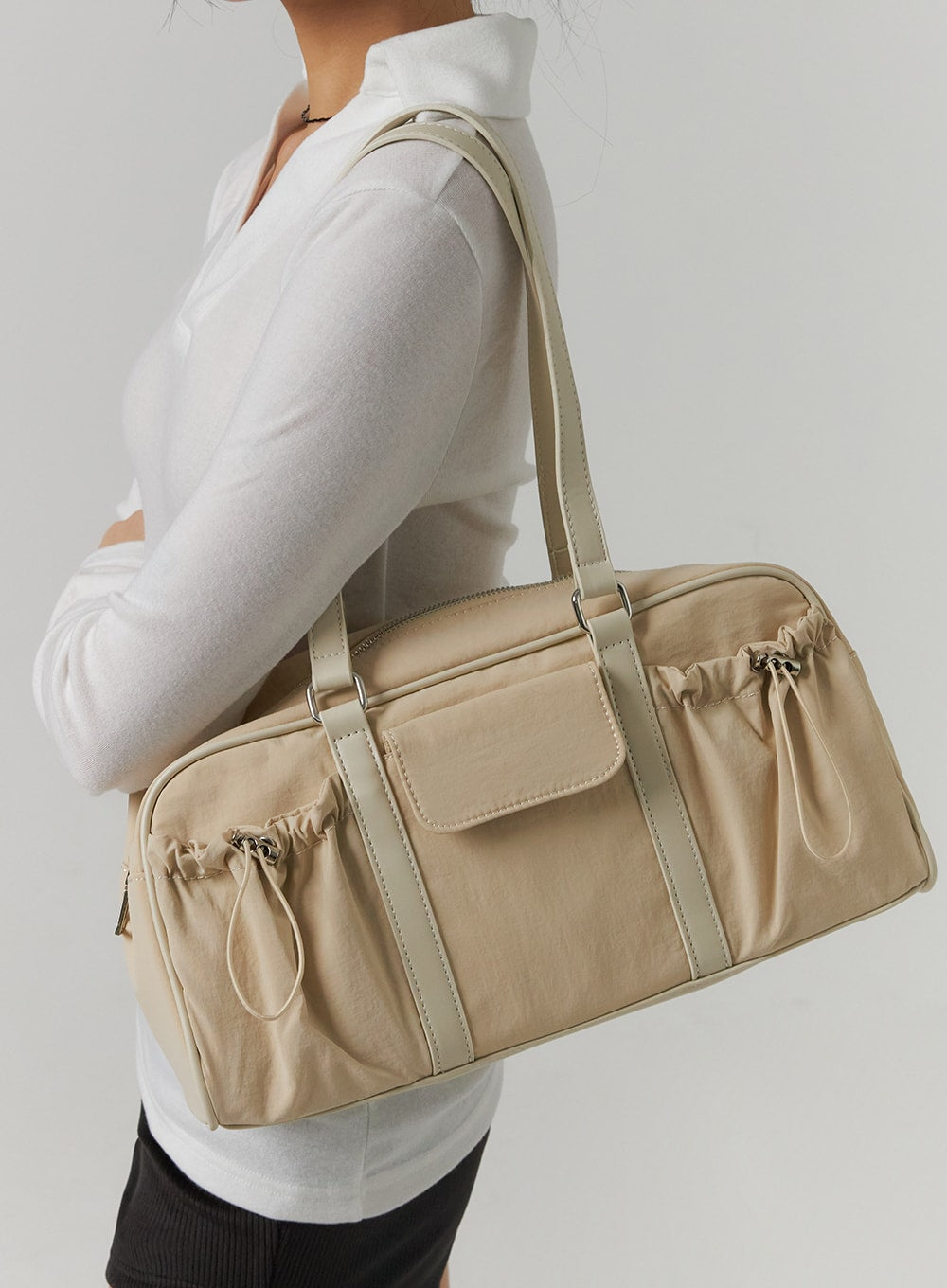 string-pocket-shoulder-bag-cj419 / Beige