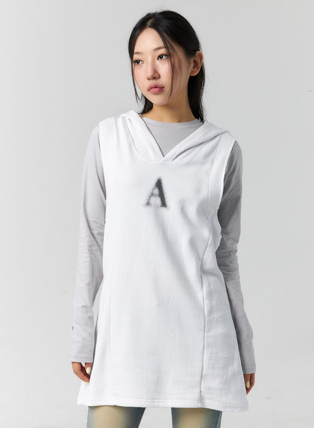 graphic-sleeveless-long-hoodie-cs302