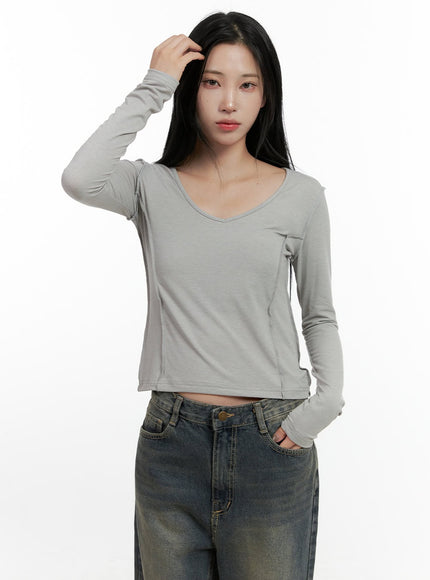 stitched-v-neck-long-sleeve-top-cn407 / Gray