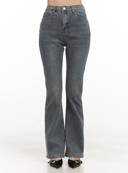 madison-washed-flared-jeans-on422