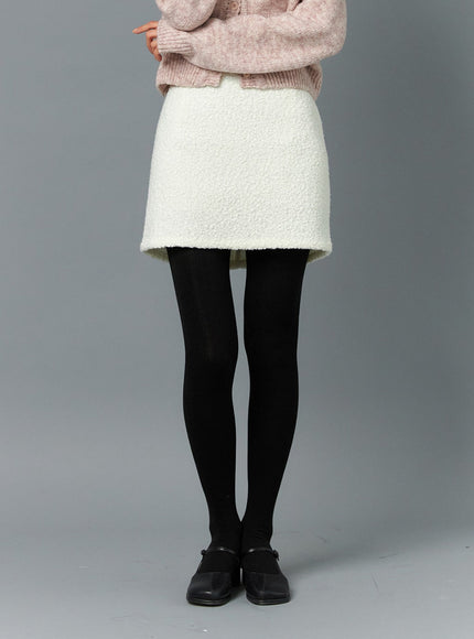 plush-mini-skirt-on320 / White