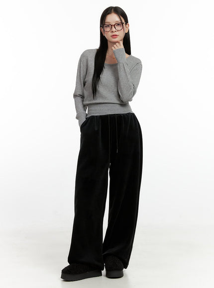 solid-u-neck-cropped-sweater-on408