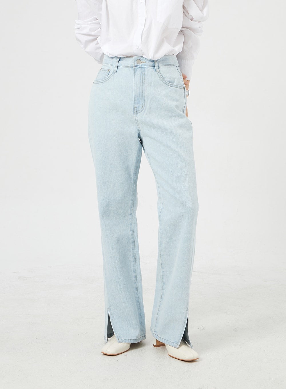 Light Wash Slit Jeans OM322