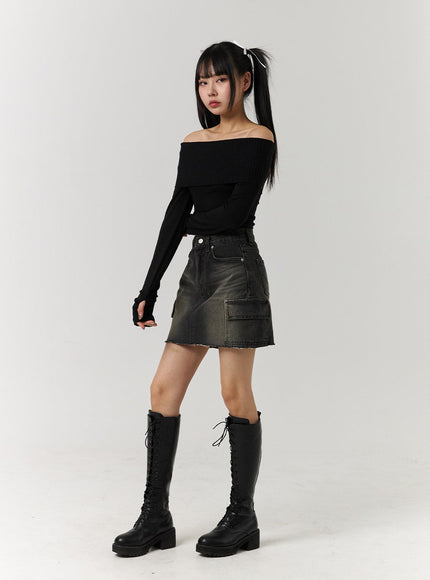 denim-mid-waist-ripped-mini-skirt-cj405