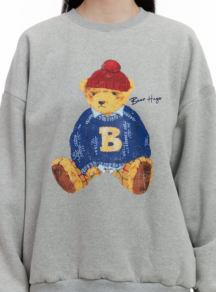 bear-graphic-crewneck-sweatshirt-on408