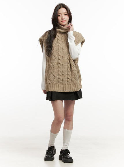 cable-knit-oversize-turtle-neck-vest-on429