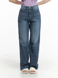 recycled-light-washed-straight-jeans-om425