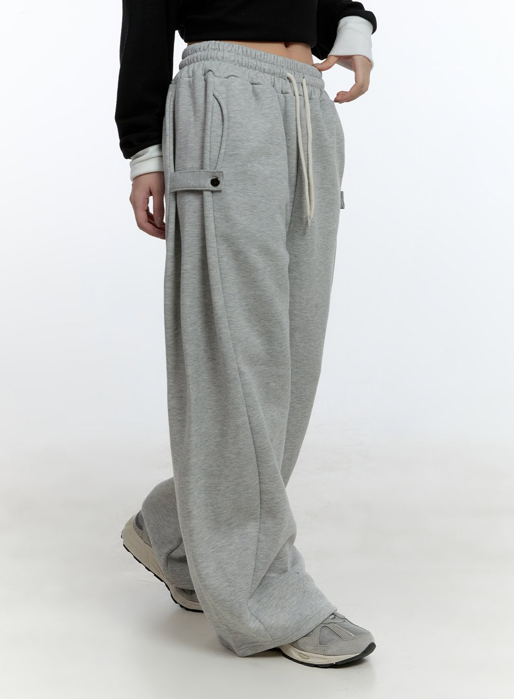 drawstring-wide-fit-sweatpants-cd423