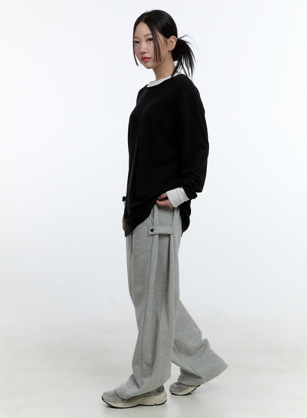 drawstring-wide-fit-sweatpants-cd423