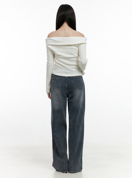 twist-off-shoulder-sweater-on408