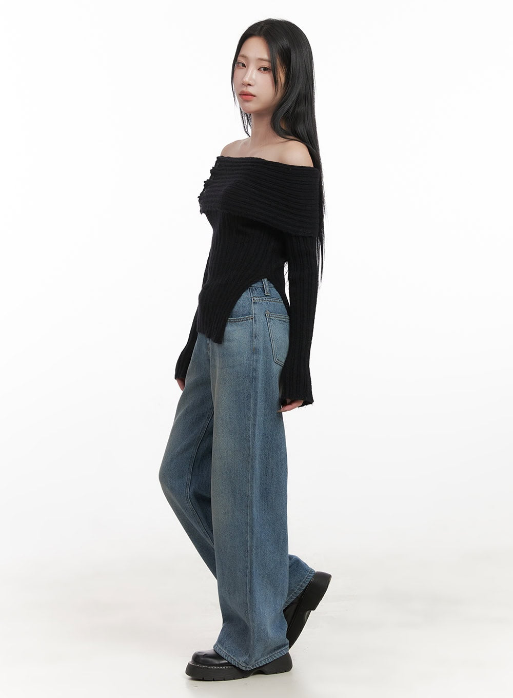 Off-Shoulder Buttoned Sweater CJ517