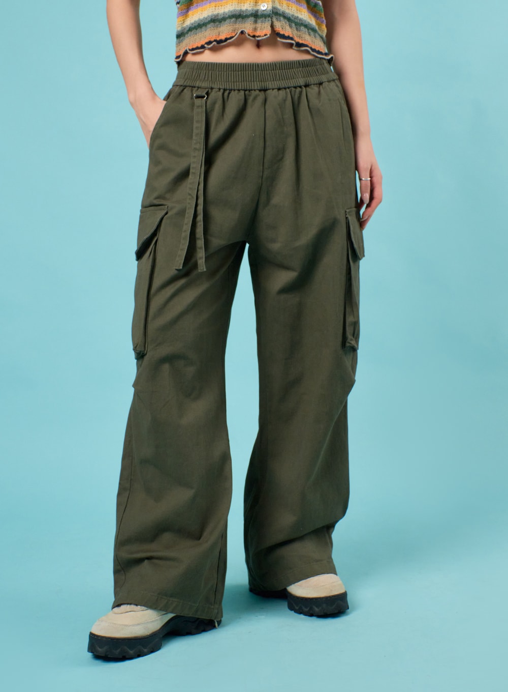 cargo-wide-leg-pants-ij430