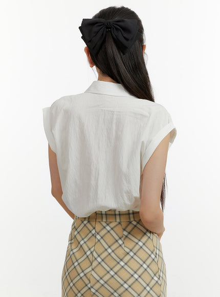 solid-sleeveless-blouse-oy413