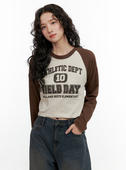 long-sleeve-raglan-printed-top-on404