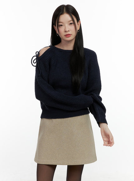 shoulder-cut-out-sweater-on408