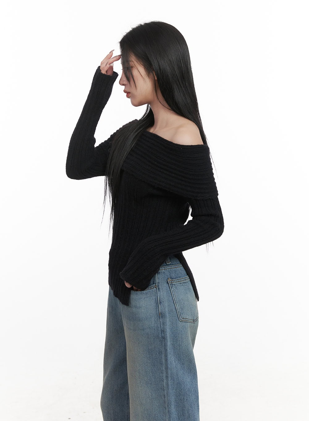 Off-Shoulder Buttoned Sweater CJ517