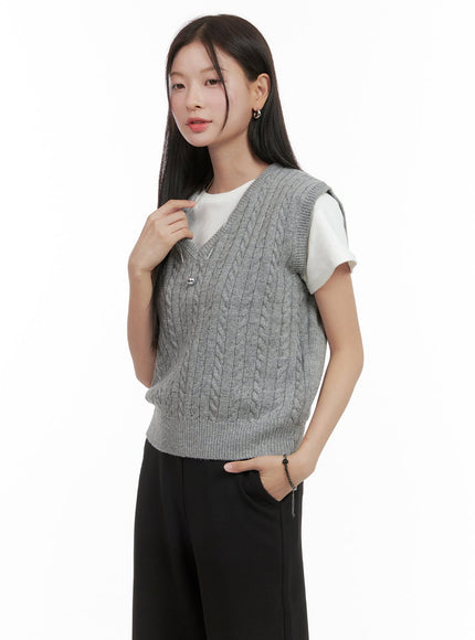 cable-knit-sleeveless-v-neck-vest-og416