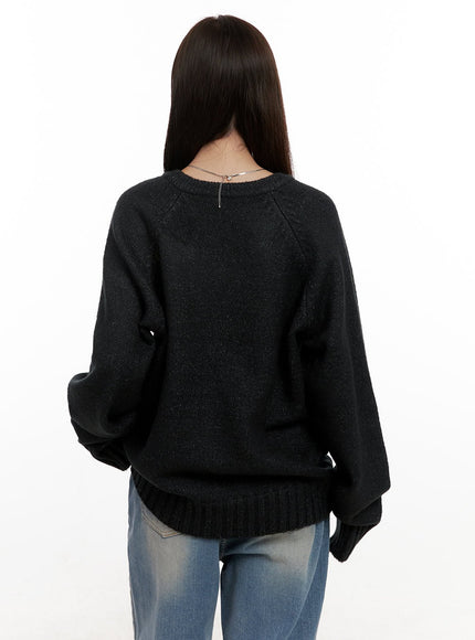 oversized-v-neck-sweater-on422