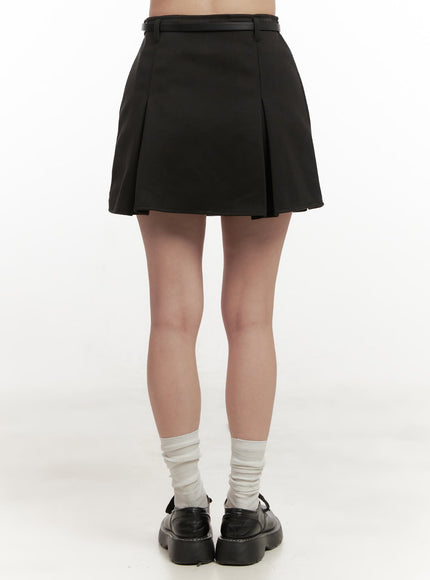 chic-belt-pleated-mini-skirt-on429