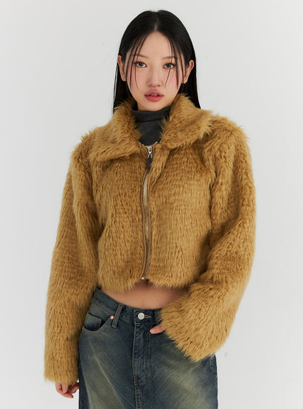 crop-zip-up-faux-fur-jacket-cn314 / Beige