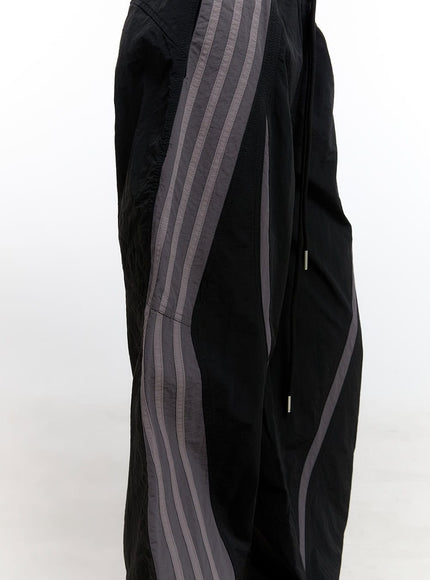 striped-loose-fit-trackpants-cn421