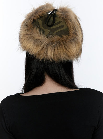 Faux Fur Detail Cap CJ522