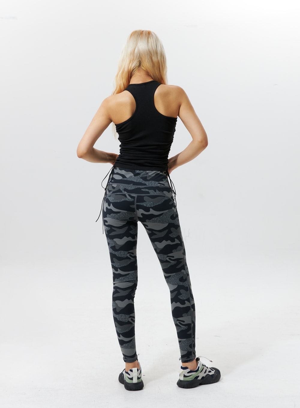 camo-graphic-leggings-ig324