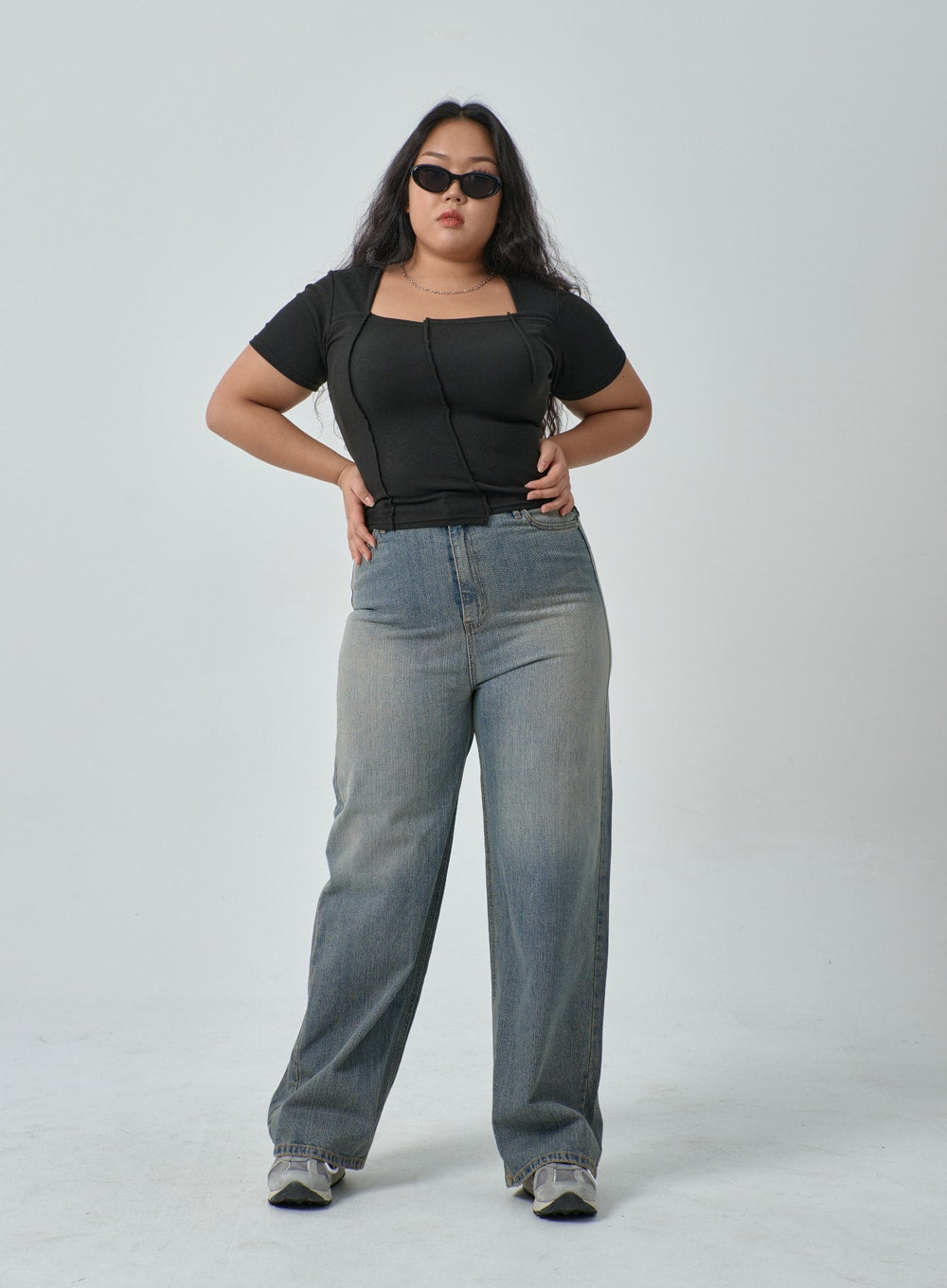 Plus Light Wash Wide Leg Jeans IF317