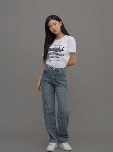 Straight Leg Jeans CM6