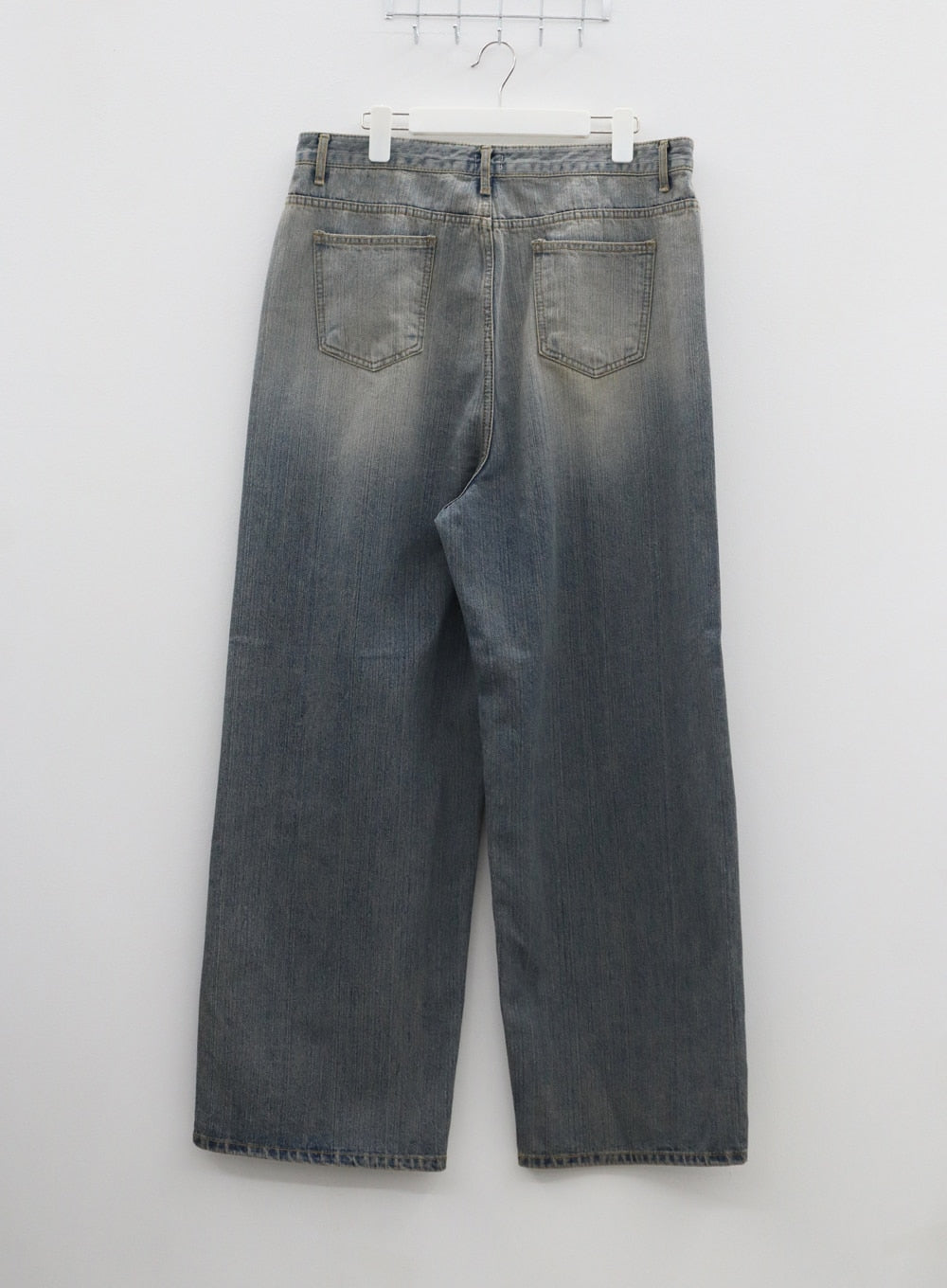 Plus Light Wash Wide Leg Jeans IF317