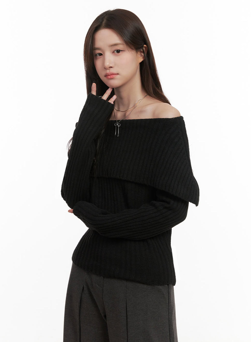 Elegant Off-Shoulder Sweater IJ510