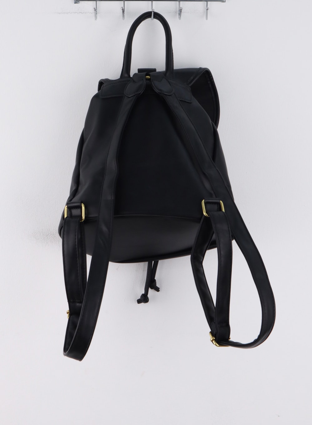 faux-leather-backpack-ig304