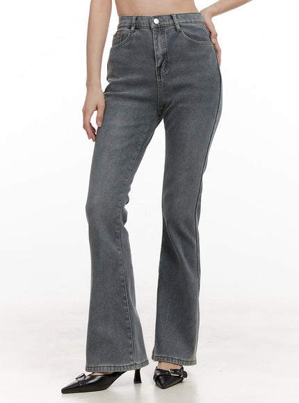 madison-washed-flared-jeans-on422