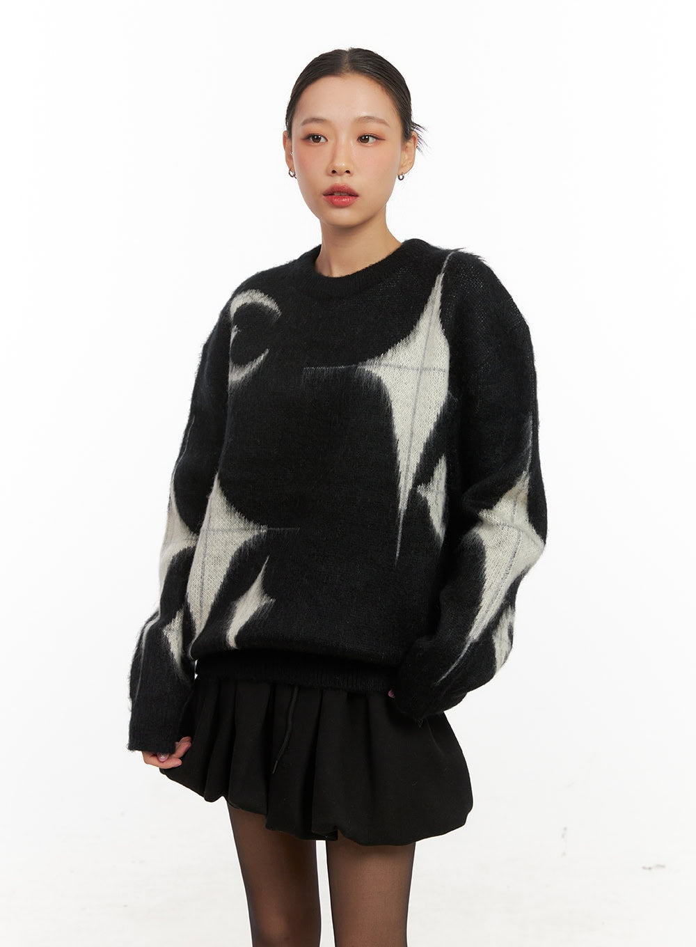 cozy-graphic-acrylic-sweater-cd409 / Black