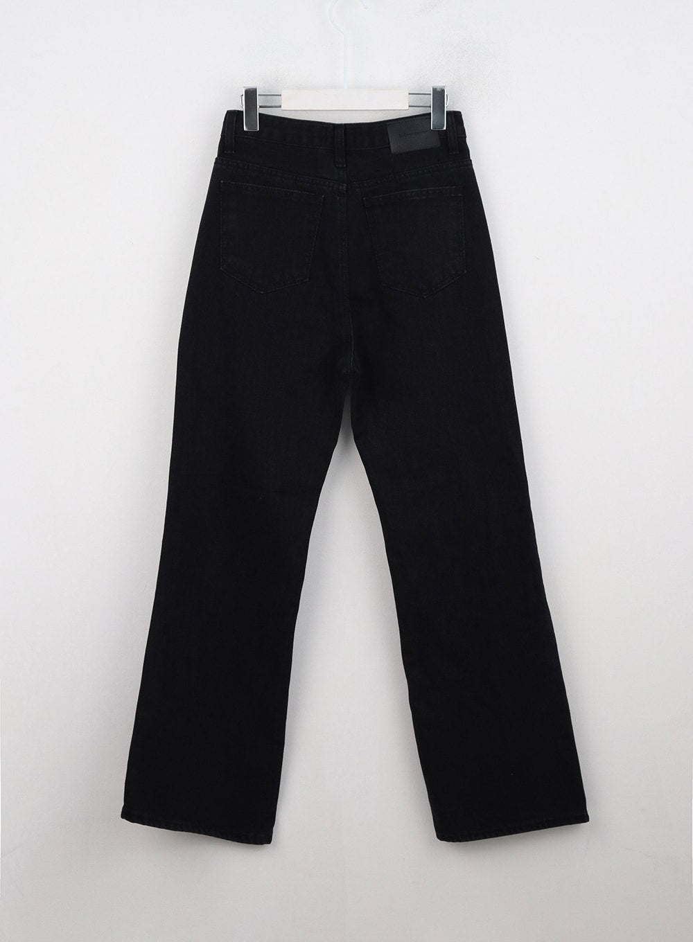 flare-pants-on320