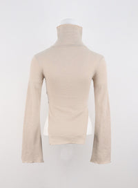 long-sleeve-top-with-high-neck-collar-co319