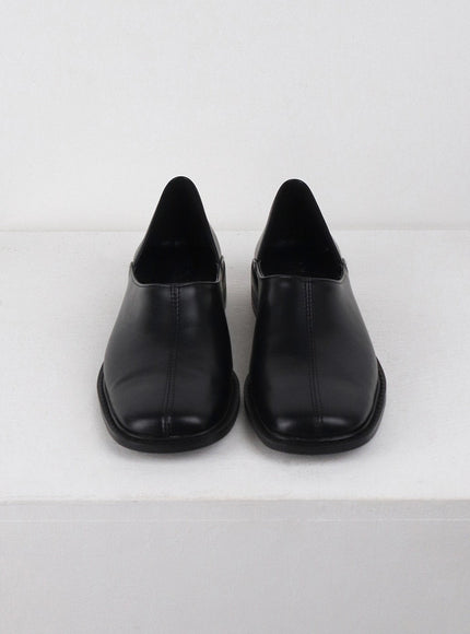 basic-solid-faux-leather-loafers-oj415