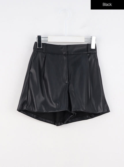 modern-minimalist-faux-leather-shorts-oo319 / Black