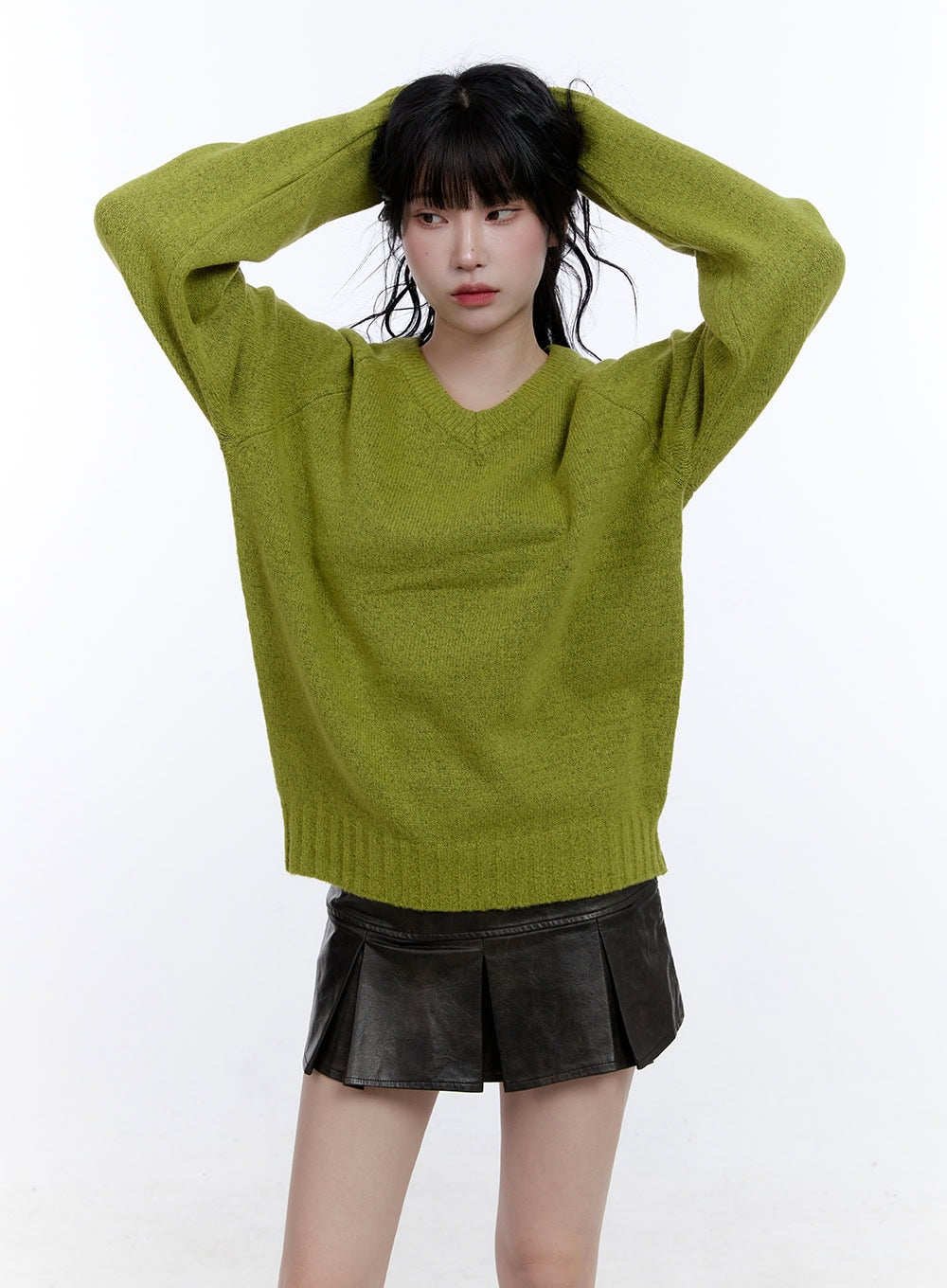 soft-knit-v-neck-sweater-cd420 / Green