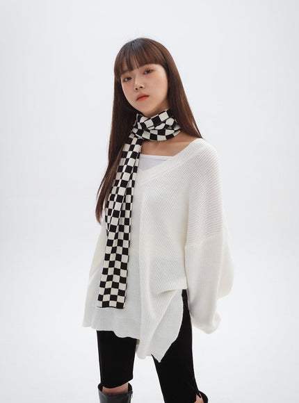 Split V-Neck Long Knit